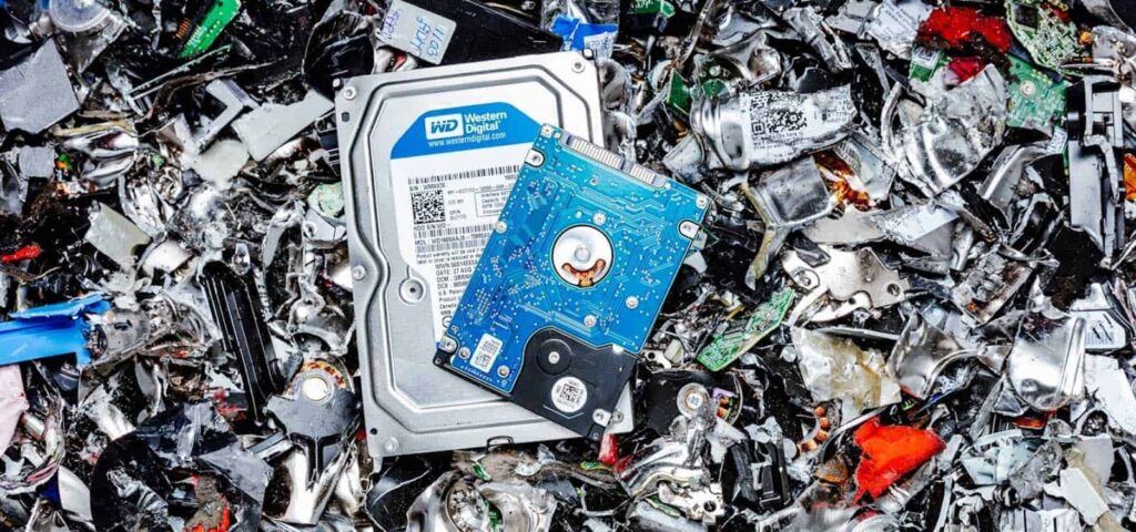İmha edilmiş disk parçaları arasında hard diskler